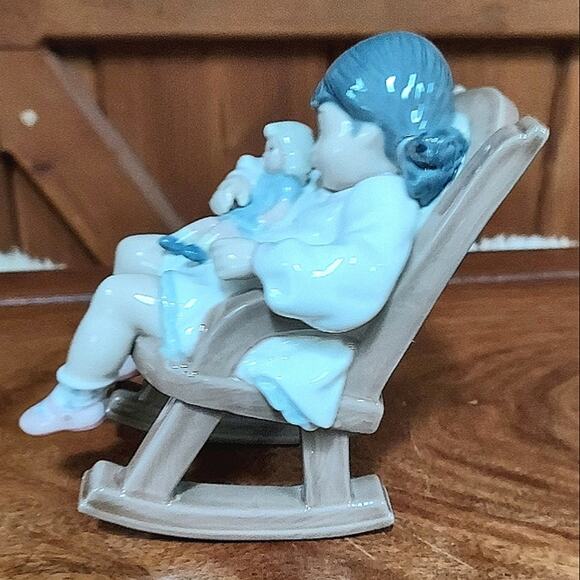Lladro Naptime 5438 girl asleep with baby doll in rocking chair Retired - Picture 3 of 7